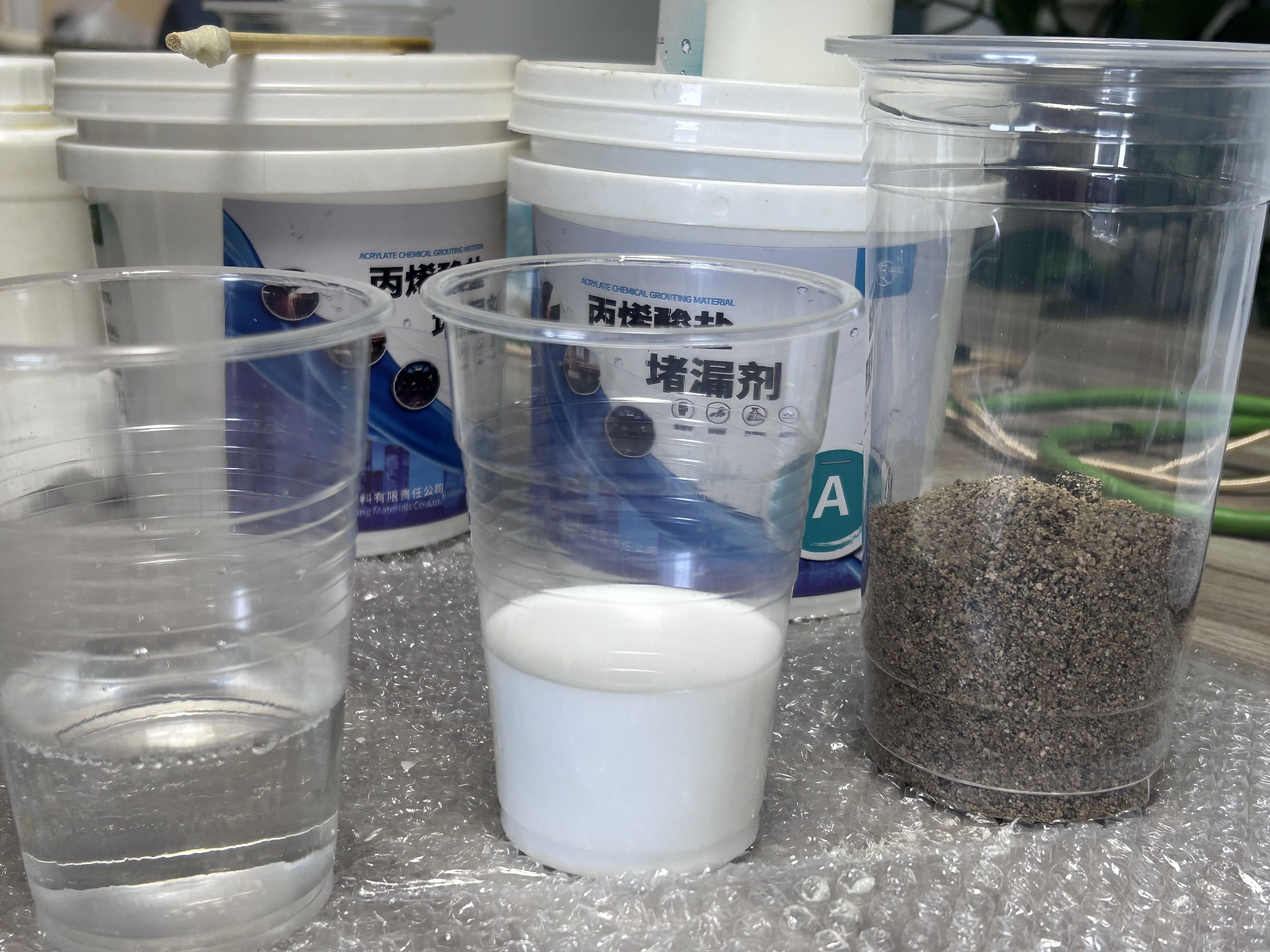 丙烯酸盐注浆液固沙性能测试