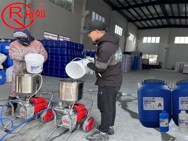 丙烯酸盐喷膜防水材料施工工艺复杂程度如何？