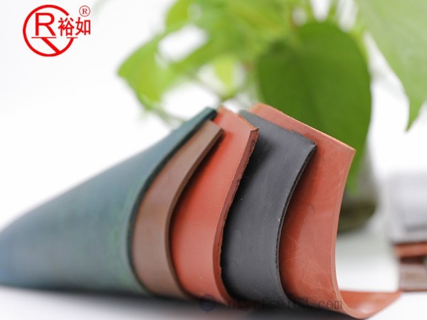 水性聚氨酯防水涂料可以加水稀释吗？